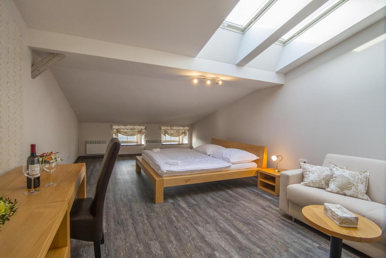Hotel Anno Nové Město nad Metují Bagian luar foto